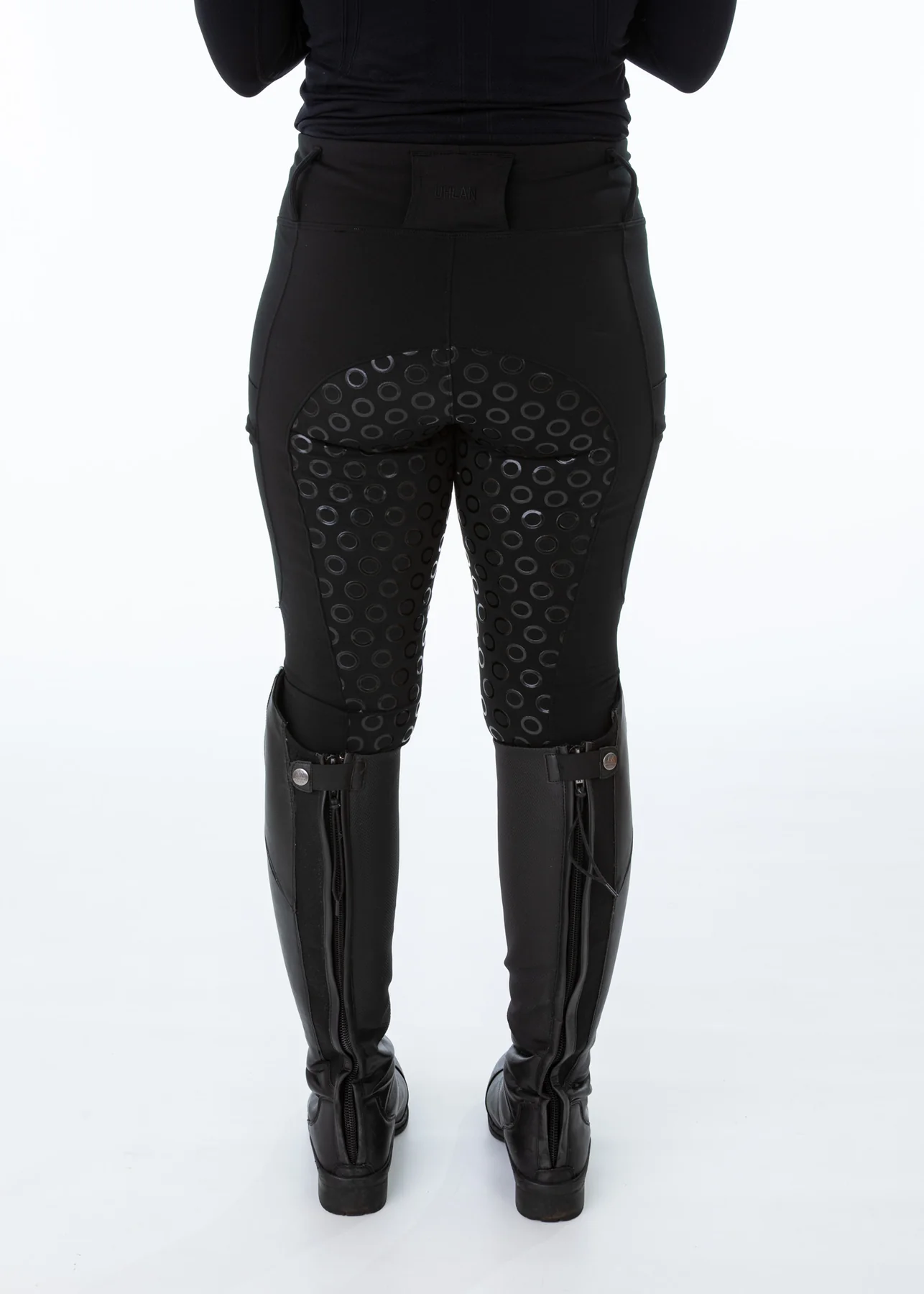 20251029_Ulhan_0147_1800x1800